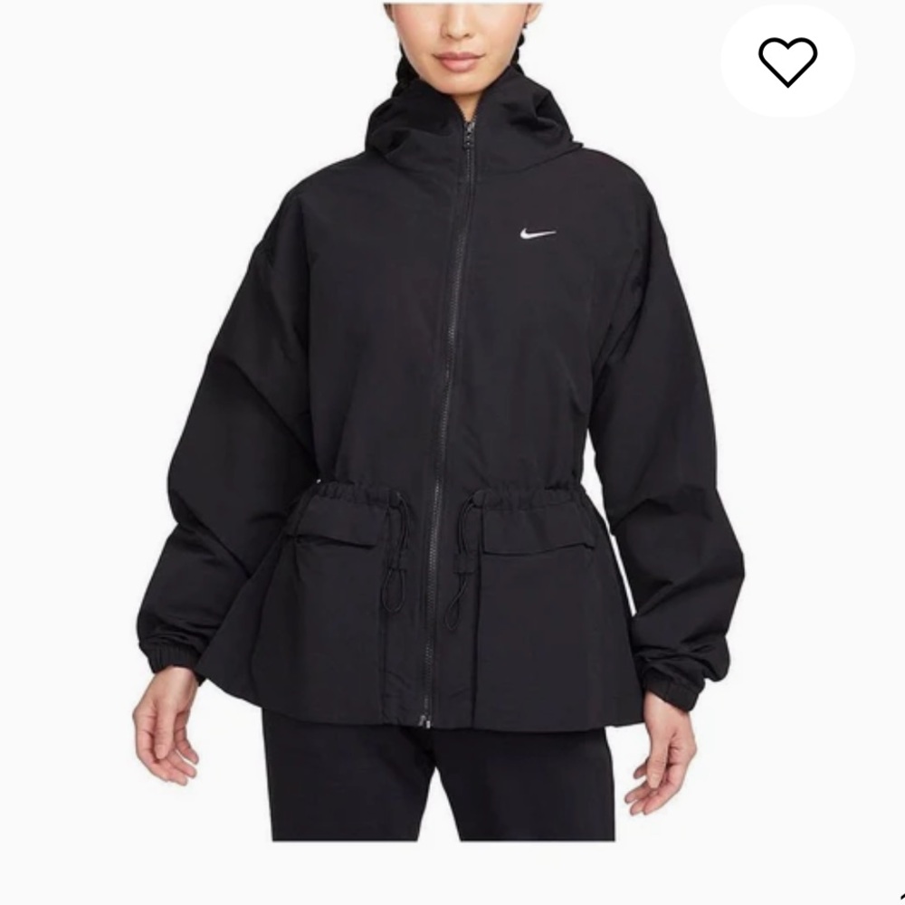 Nike Sportswear Everything Wovens
Women's Oversized Hooded Jacket